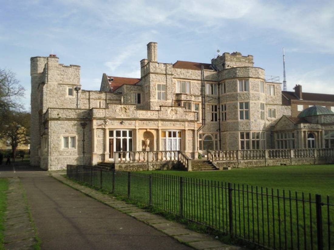 Kingswood House